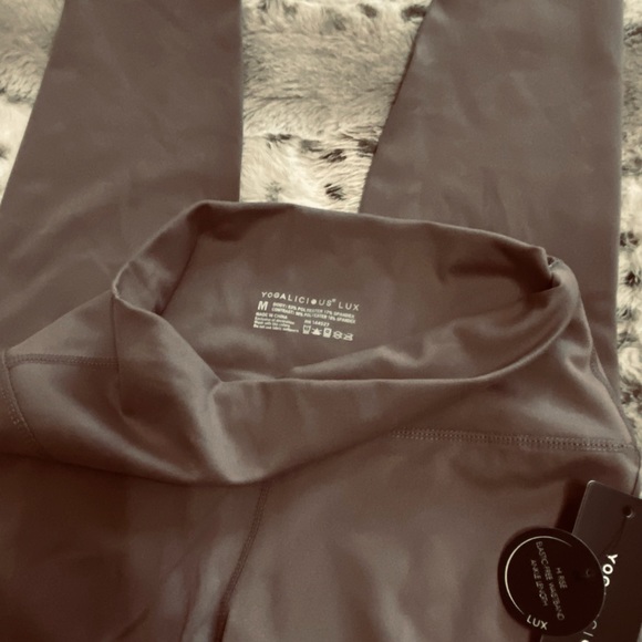 YOGALICIOUS LUX High Rise Waistband Leggings Size M Taupe Color - Picture 3 of 4